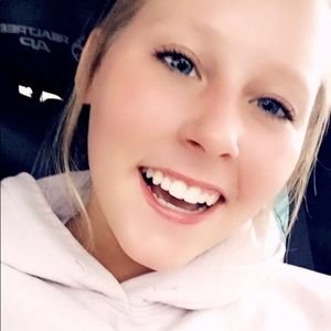 Meet your Posher, Gab